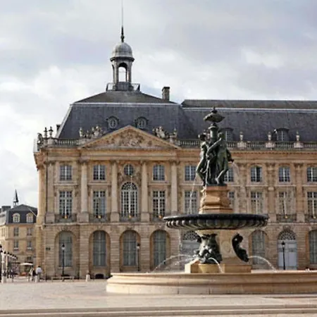 Charmante Maison Avec Piscine Pres Bordeaux Ferienhaus